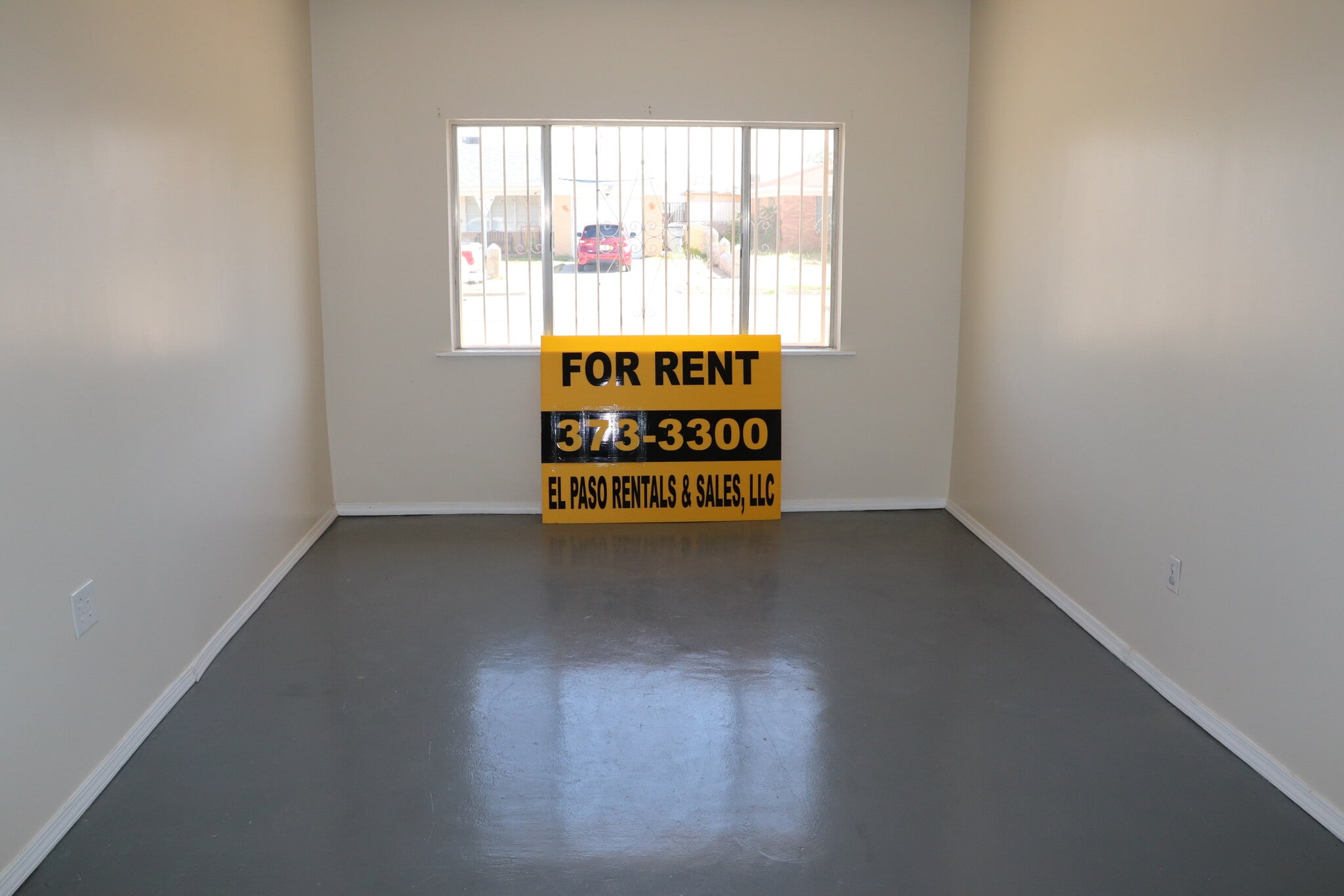 laundry room/storage - 5625 Creston Ave