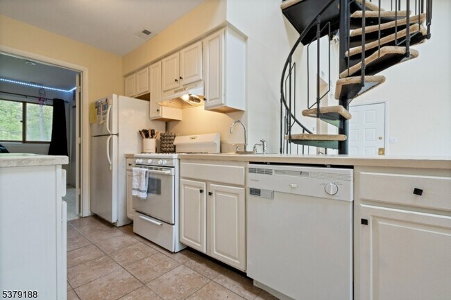Building Photo - 5 Telluride Ct
