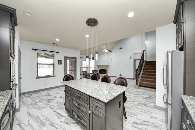 Building Photo - 4410 Lodge Vine Ct