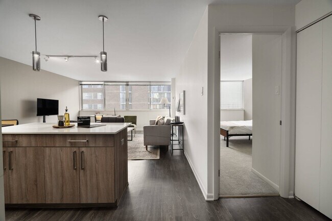 Building Photo - 901 S Ashland Ave