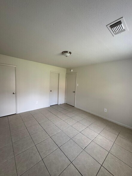 Building Photo - 12282 Wild Pine Dr