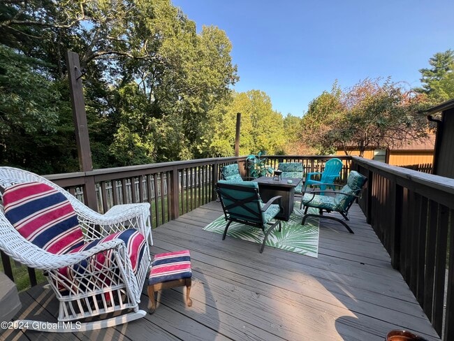 Building Photo - 35 Meadow Rue Pl