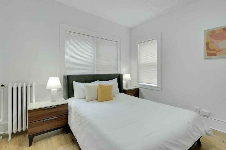 Building Photo - 250 Meigs St