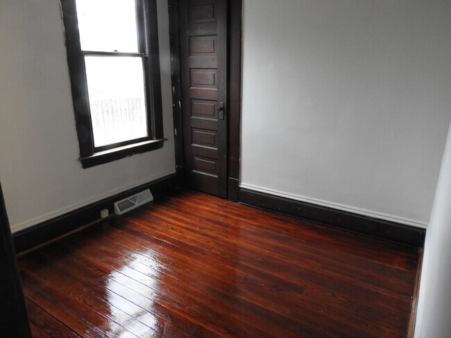 Building Photo - 310 Gold Ave NW