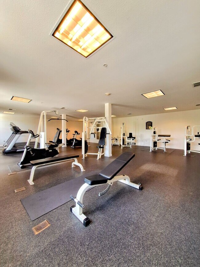 Building Photo - Beautiful 2bd Condo In Gated Community With Pool, Gym, and In-unit Laundry!