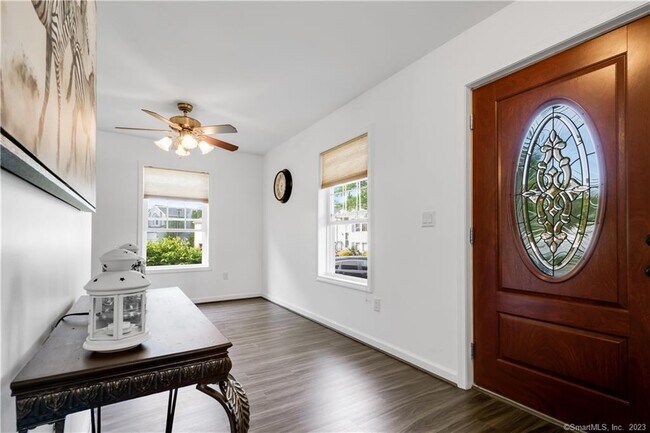 Building Photo - 1 Alicia Ln