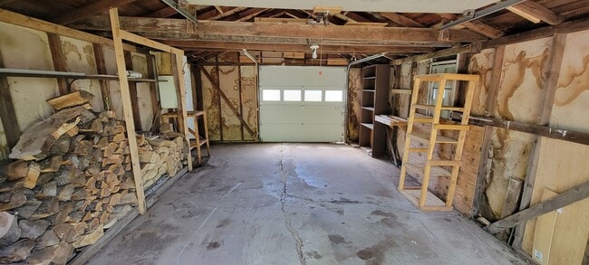 Building Photo - AVAILABLE  - 4 Bed 1 Bath on London Road