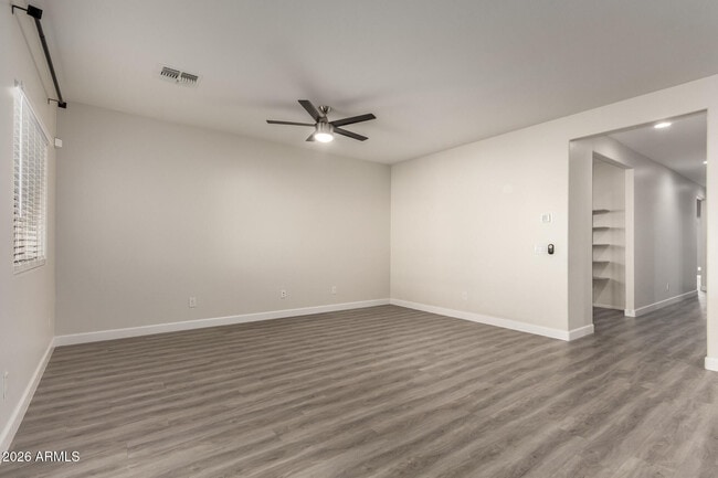 Building Photo - 11204 W Mobile Ln