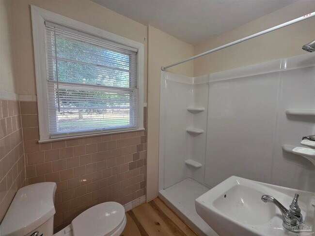 Building Photo - 35 Kennington Dr