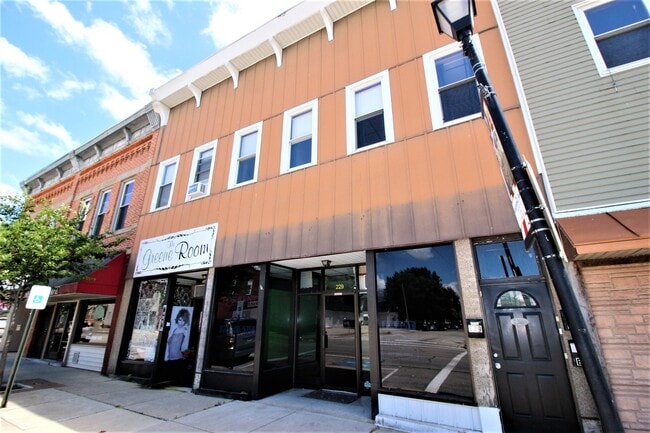 Building Photo - 229 E Spring St
