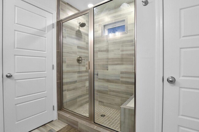 Building Photo - Pet Friendly Three Bedroom!