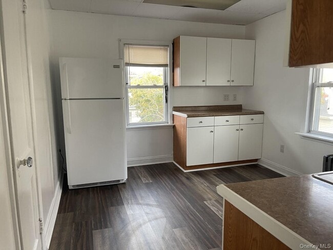 Building Photo - 27 W Olive St