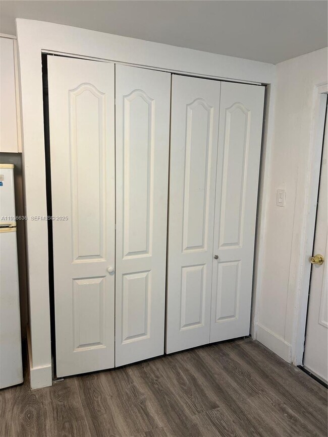 Building Photo - 1999 NW 2nd St