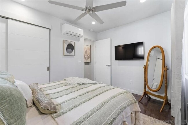 Building Photo - 5447 Soledad Rd