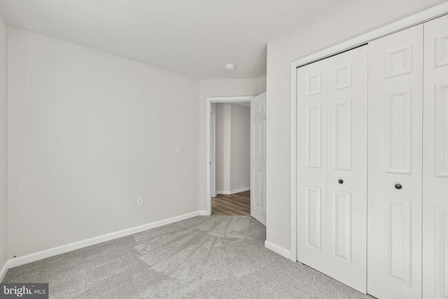 Building Photo - 306 Kings Crest Dr