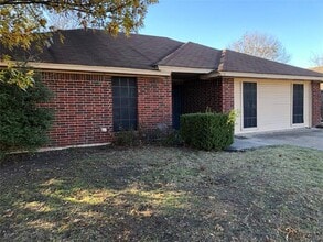 Building Photo - 901 Park Pl Blvd