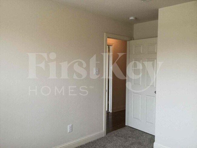 Building Photo - 1283 Alhambra Dr