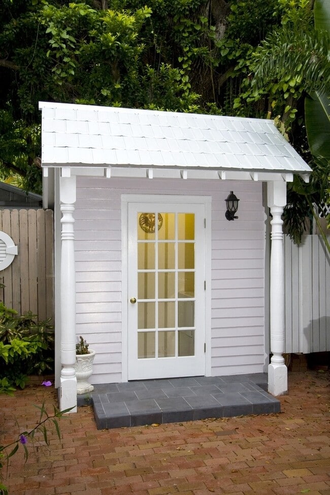 Building Photo - Furnished Studio Apartment in Old Town