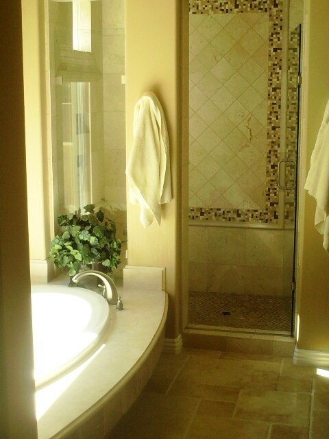 Main Shower and Bath - 43347 Via Orvieto