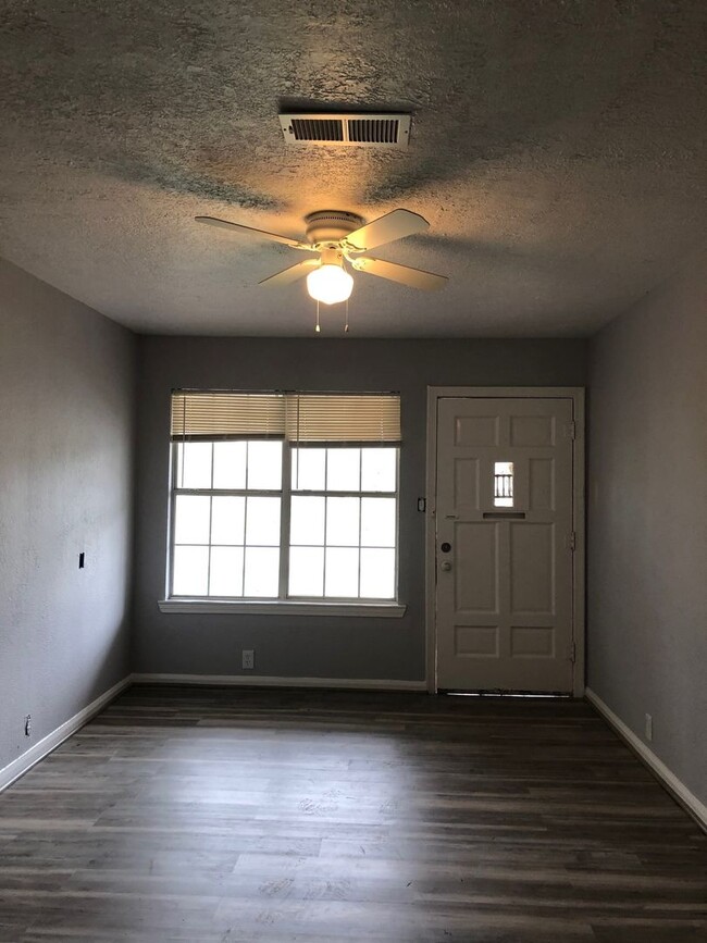 Building Photo - Gorgeous all renovated Home in Beaumont, TX!