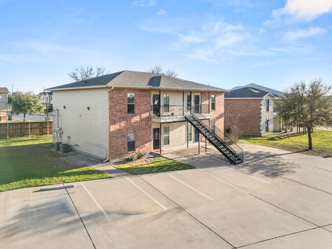 Building Photo - 10015 Amber Cir