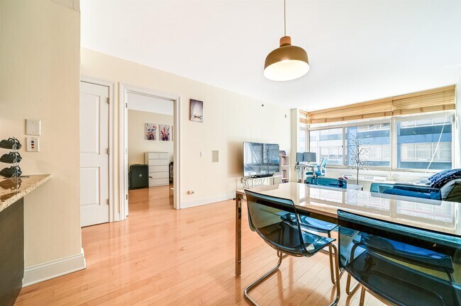 Building Photo - 10 Regent St