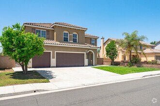 Building Photo - Ideal for Large Families – 6BR/4BA Eastval...