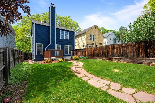 Building Photo - Gorgeous home by Sloans Lake!