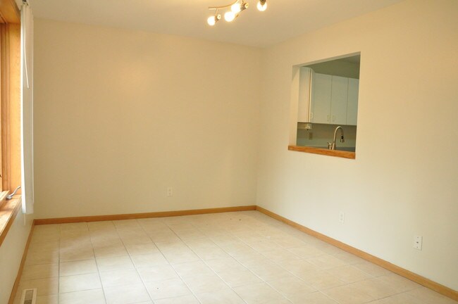 Building Photo - 306 Harbour Town Dr