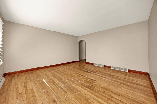 Building Photo - 414 Churchill Ct