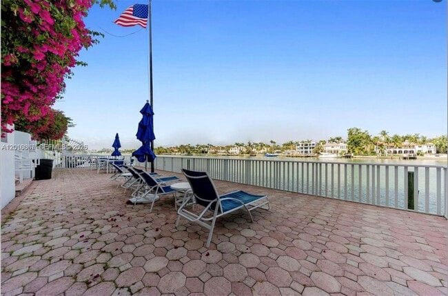 Building Photo - 5700 Collins Ave