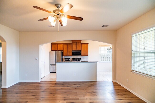 Building Photo - 7115 Ironwood Forest Dr