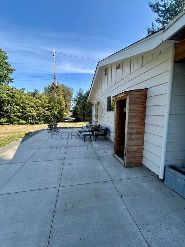 Building Photo - 7561 Hannegan Rd