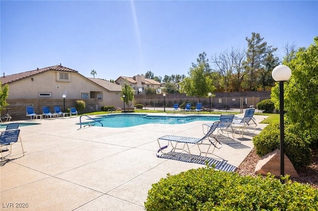 Building Photo - 130 Tapatio St