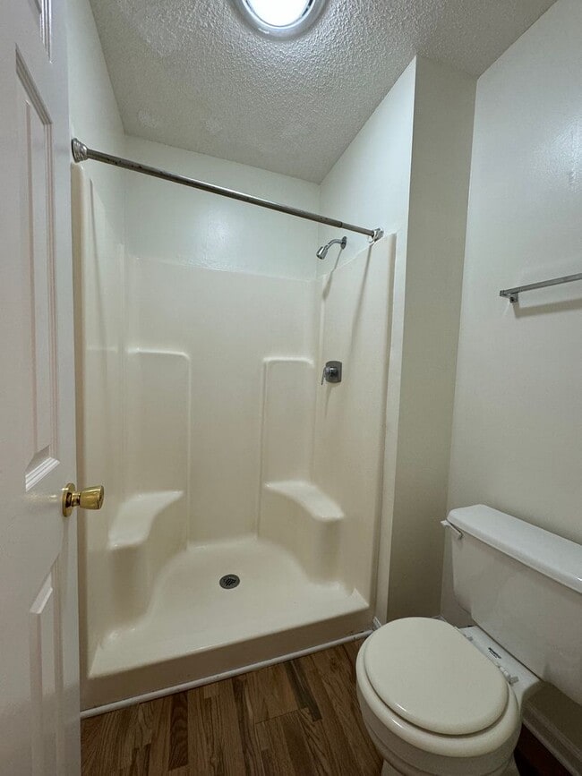 Building Photo - Snuggle Up on Sitton