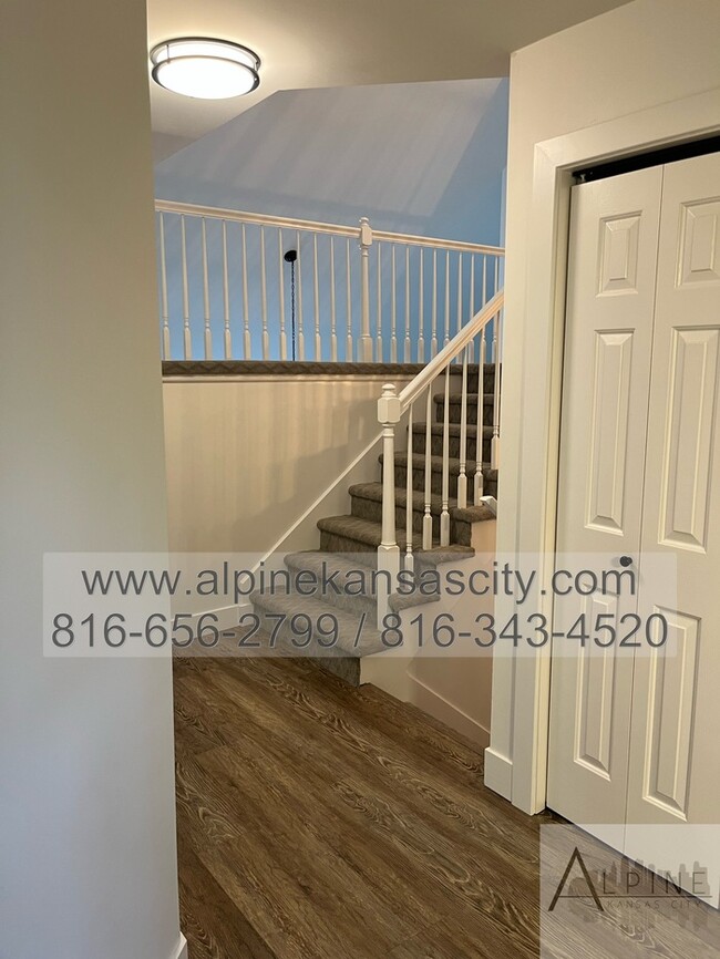 Building Photo - Gorgeous Multi Level Side by Side Split, P...