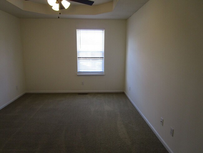 Building Photo - 5004-5006 Carrie Ridge Dr.