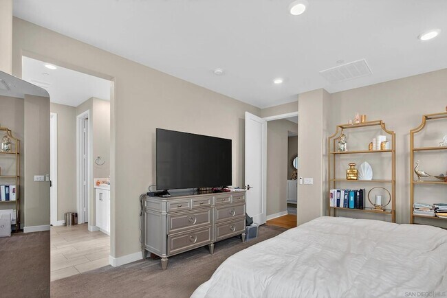 Building Photo - 1733 Artemisia Ct