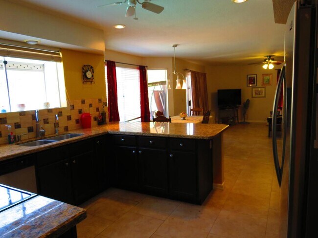 Building Photo - 4122 E Windsong Dr