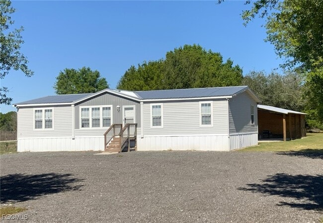 Primary Photo - 175 Bald Cypress Ave