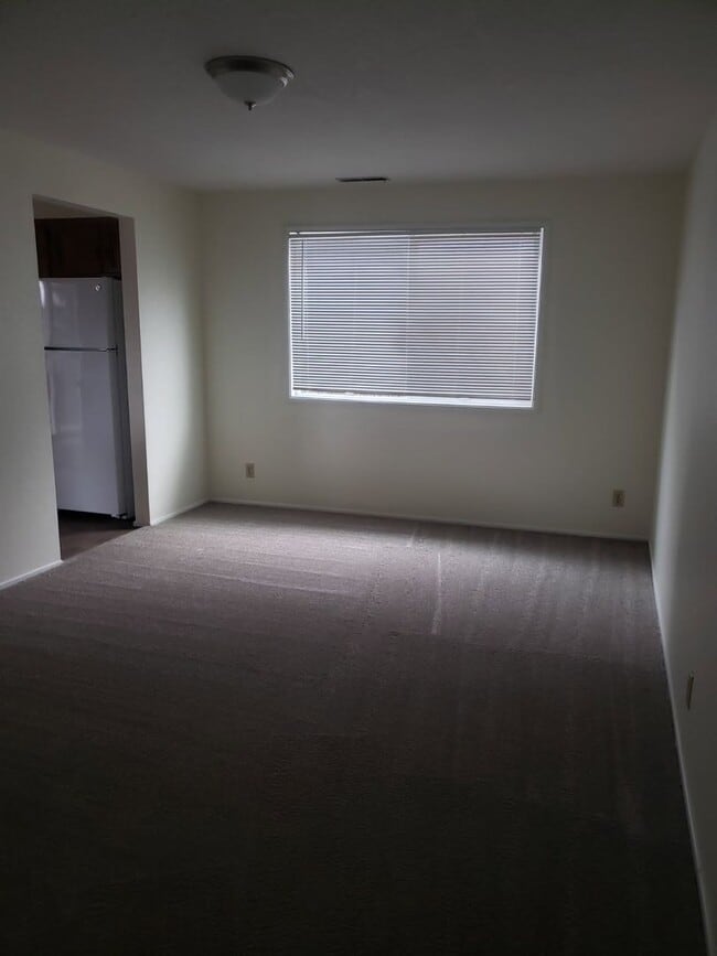 Building Photo - Wonderful South Salem Home in great neighborhood.