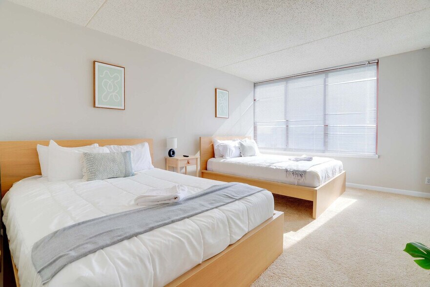 Building Photo - 401 12th St S