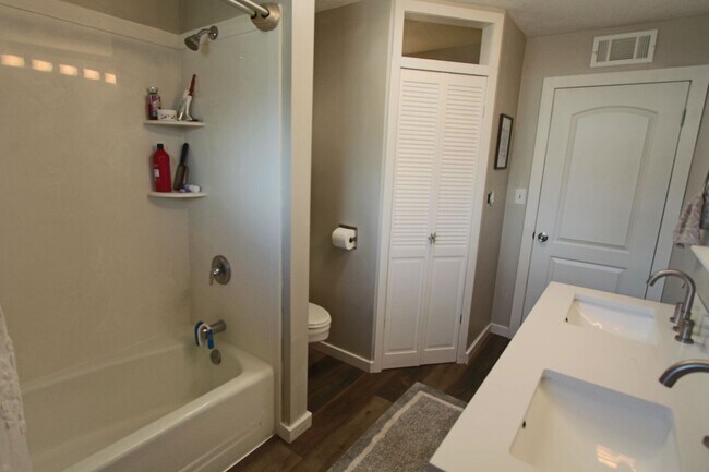 Building Photo - 419 S 100 E