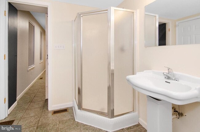 Building Photo - 1815 S Charles St