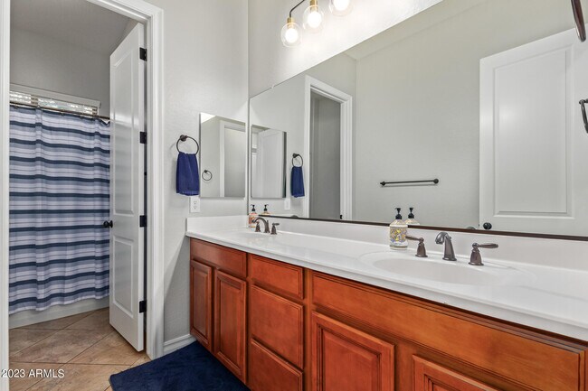 Building Photo - 19888 E Russet Rd