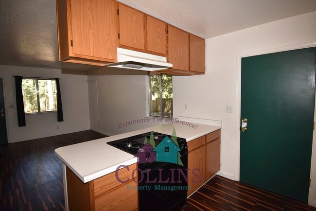 Building Photo - 11071 Cedar Ridge Dr