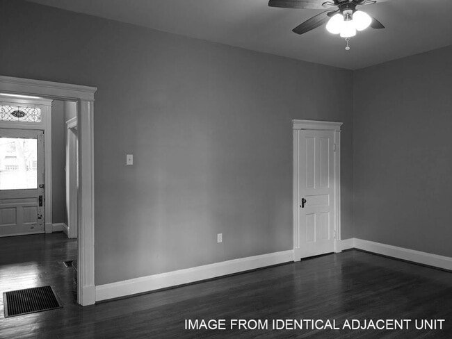 Building Photo - 2219 Scott St