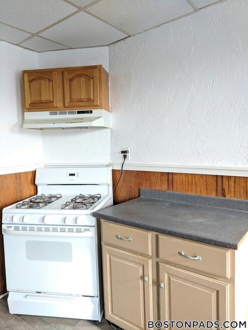 Building Photo - 103 Leyden St