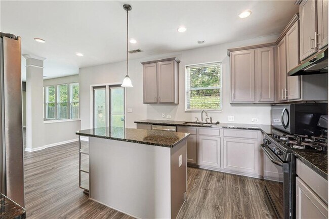 Building Photo - 464 Simonton Oak Ln SE
