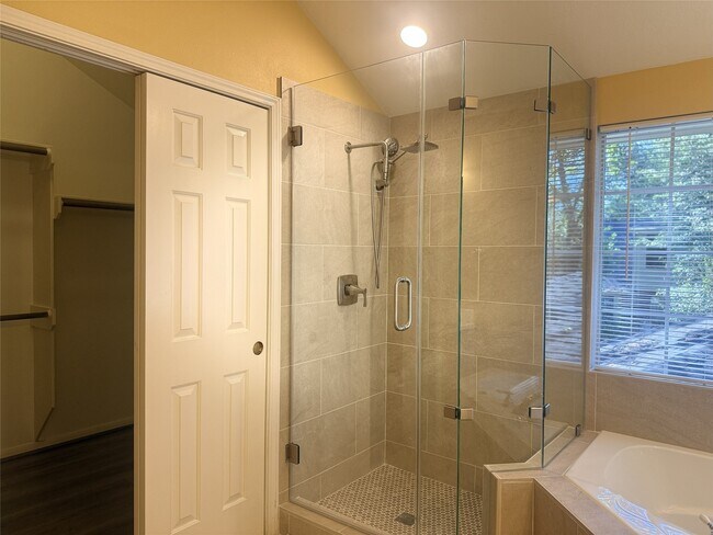 Building Photo - 111 S Dreamweaver Cir